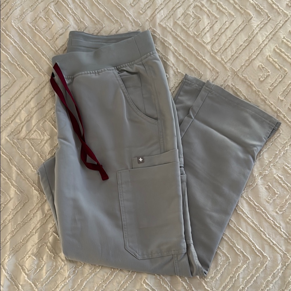 Figs Gray Scrub Top